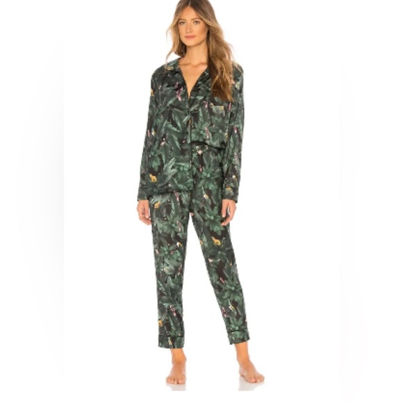 Revolve Plush silky jungle print pajama set sz XS or small New